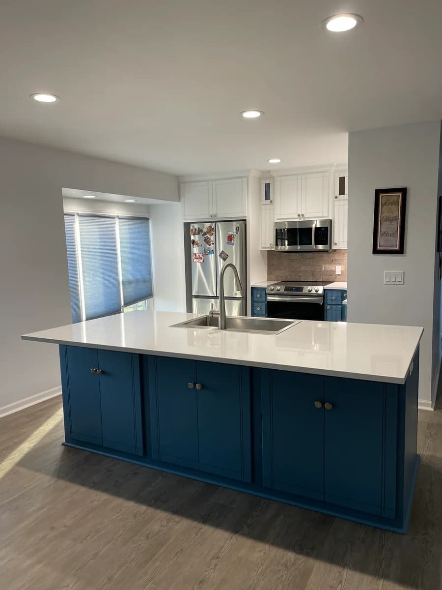 Open, tailored kitchen